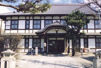 中野陣屋・県庁記念館の外観