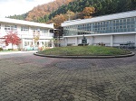 日野小学校中庭の写真