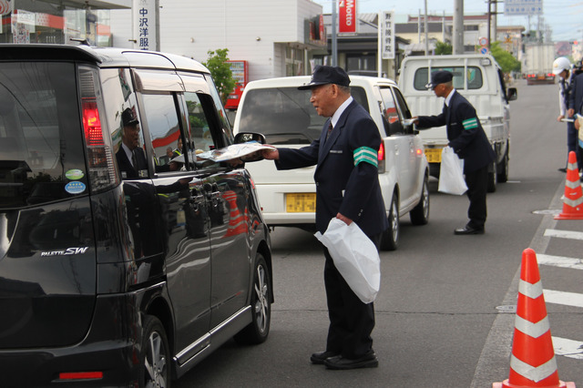 H27_05_20_交通安全議員団啓発活動 H27_05_20_交通安全議員団啓発活動