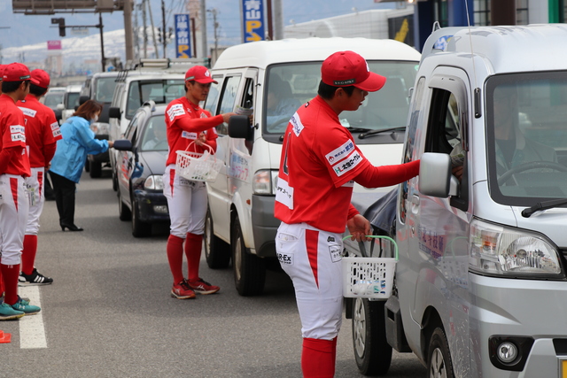 H29_04_06_春の交通安全運動指導所開設